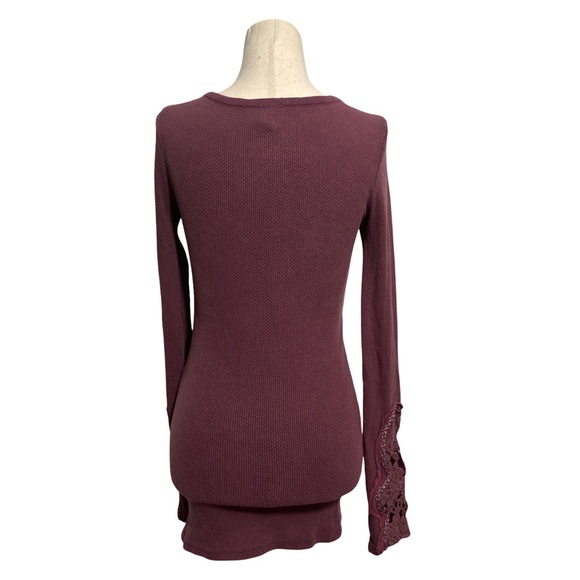Free People • Crafty Lace Cuff Long Sleeve Thermal Top Burgundy S - Picture 5 of 12